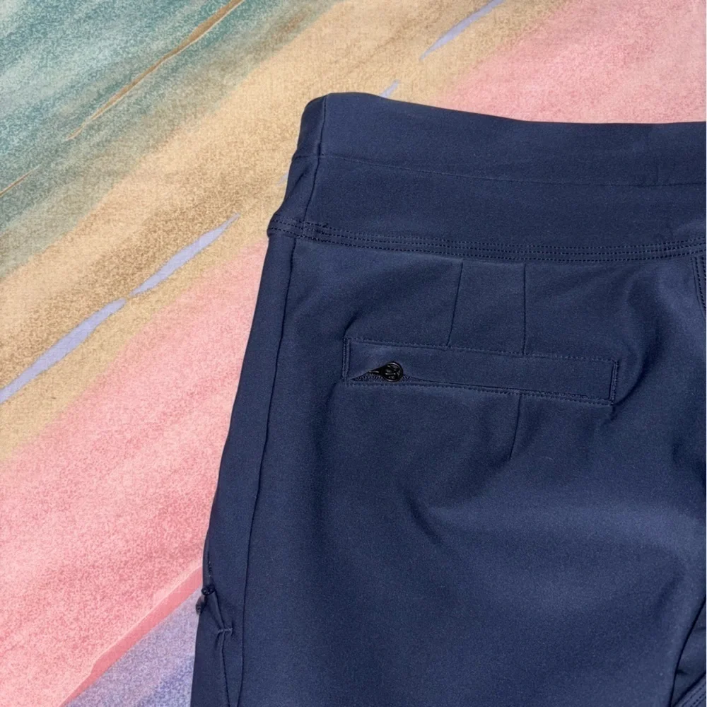Lululemon Feelin' Frosty Softshell Pants navy women’s size 4